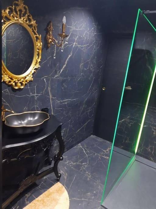 Nuit Romantique - Jacuzzi - Beziers - Romance Royale Luaran gambar