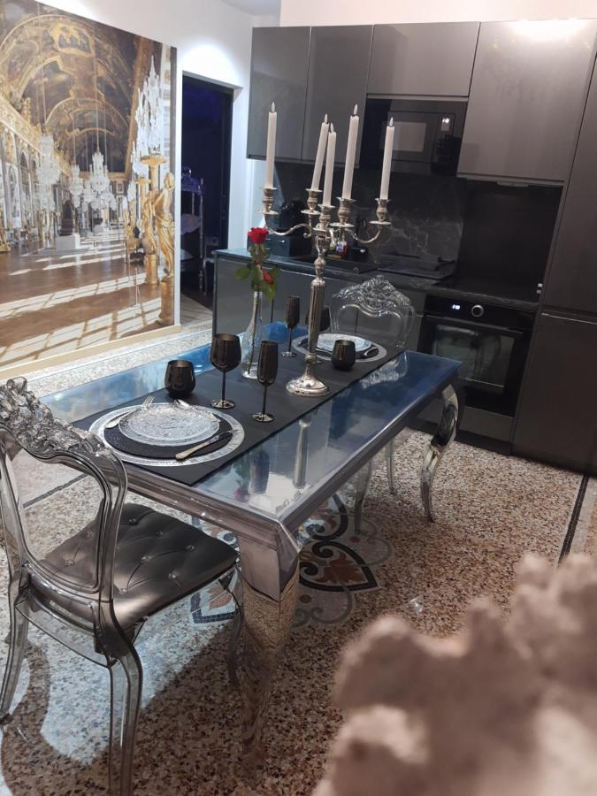 Nuit Romantique - Jacuzzi - Beziers - Romance Royale Luaran gambar
