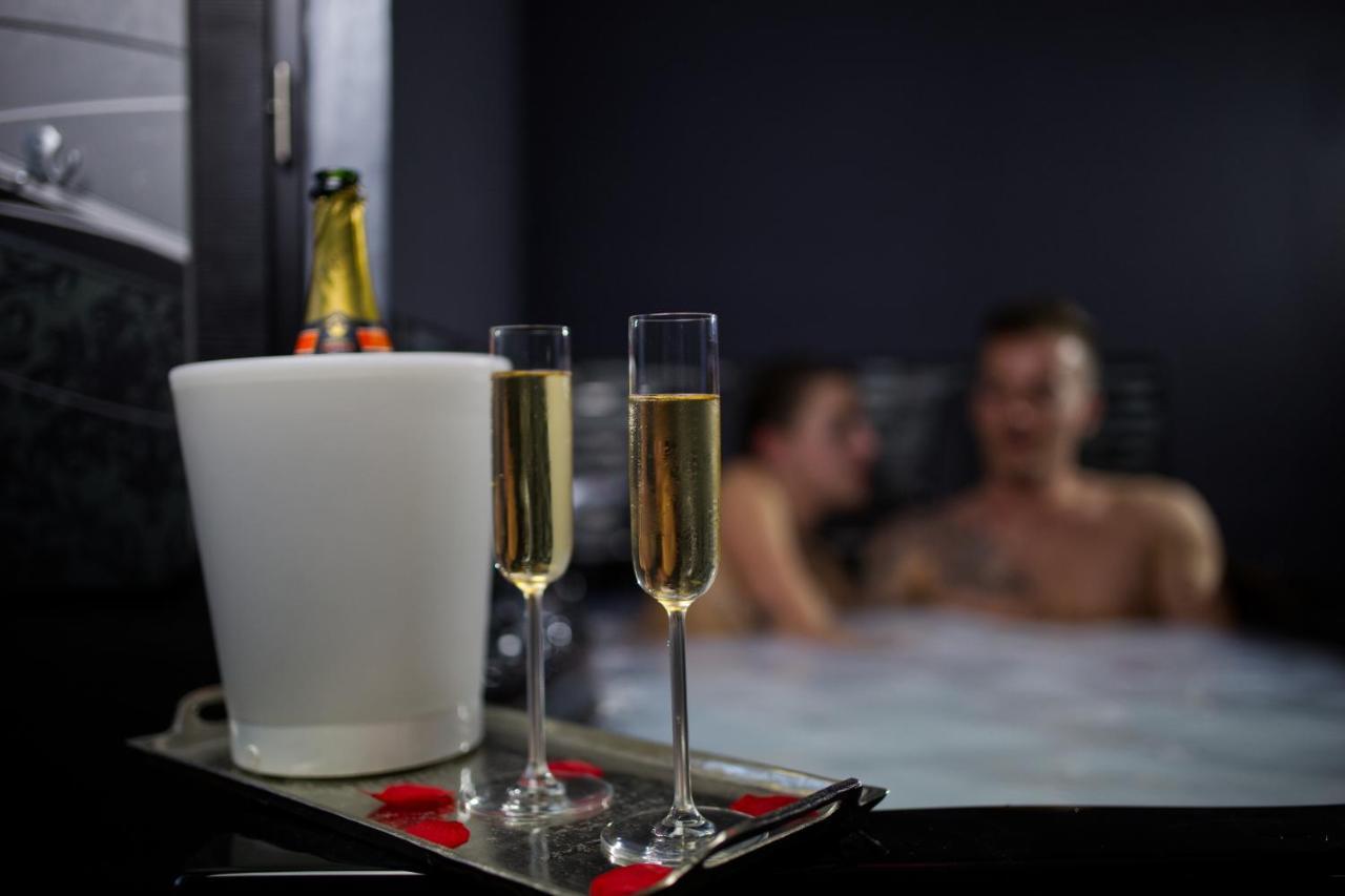 Nuit Romantique - Jacuzzi - Beziers - Romance Royale Luaran gambar
