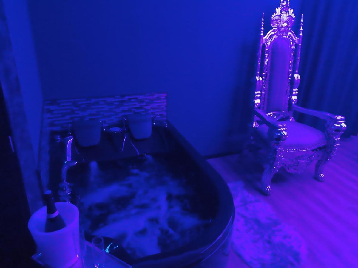 Nuit Romantique - Jacuzzi - Beziers - Romance Royale Luaran gambar