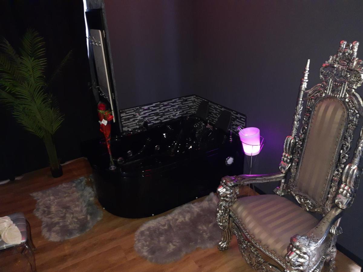 Nuit Romantique - Jacuzzi - Beziers - Romance Royale Luaran gambar