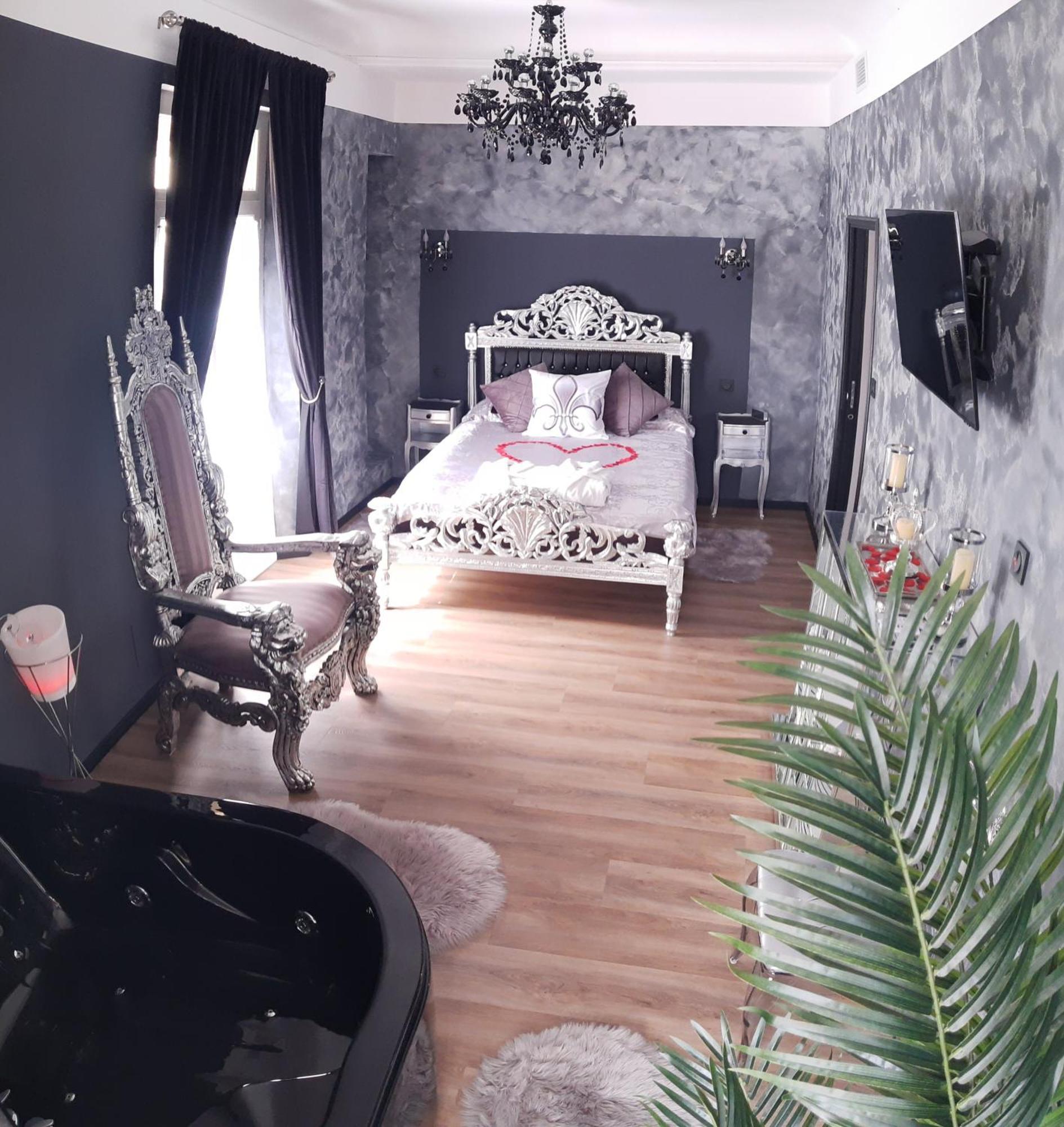 Nuit Romantique - Jacuzzi - Beziers - Romance Royale Luaran gambar