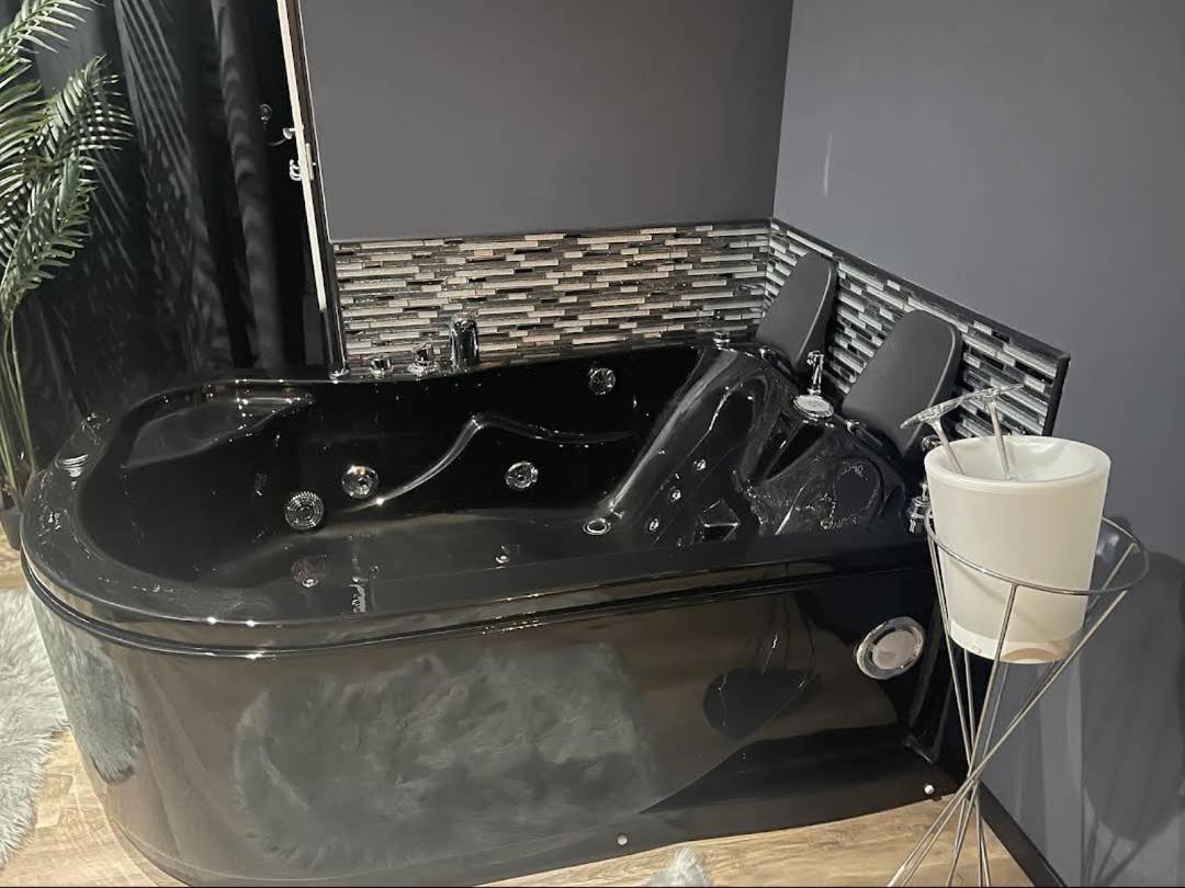 Nuit Romantique - Jacuzzi - Beziers - Romance Royale Luaran gambar