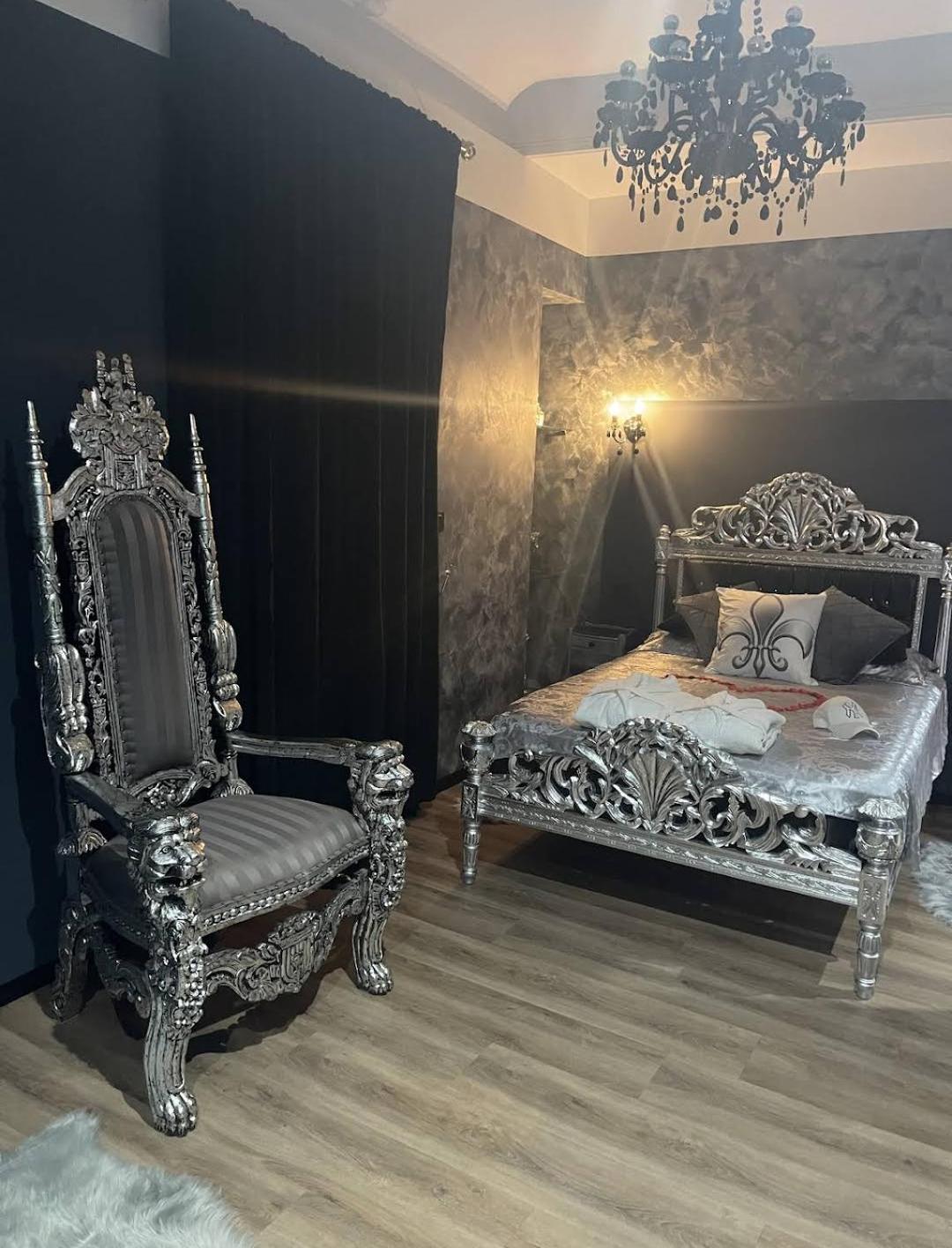 Nuit Romantique - Jacuzzi - Beziers - Romance Royale Luaran gambar